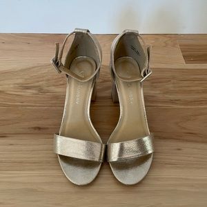 Light gold heels EUC